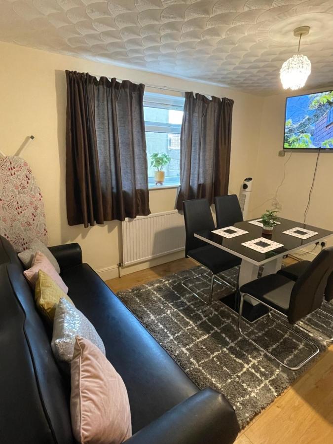 Blackberry Rooms Self-Catering 사우샘프턴 외부 사진