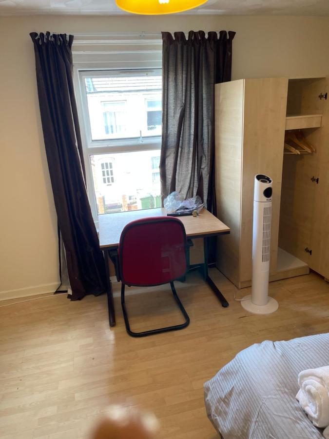 Blackberry Rooms Self-Catering 사우샘프턴 외부 사진